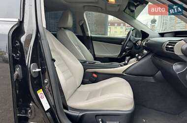 Седан Lexus IS 2014 в 