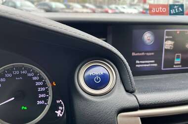 Седан Lexus IS 2014 в 