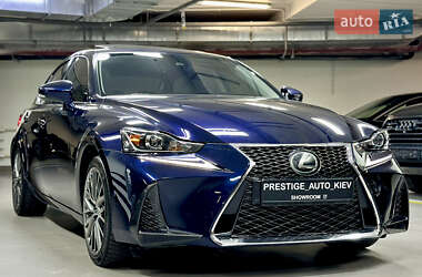 Седан Lexus IS 2017 в 