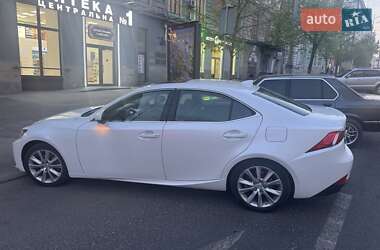 Седан Lexus IS 2015 в 