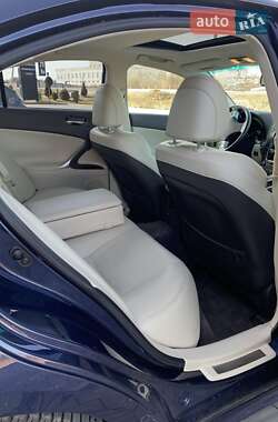 Седан Lexus IS 2010 в 