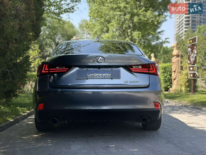 Седан Lexus IS 2016 в Дніпрі
