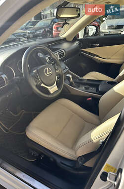 Седан Lexus IS 2014 в 