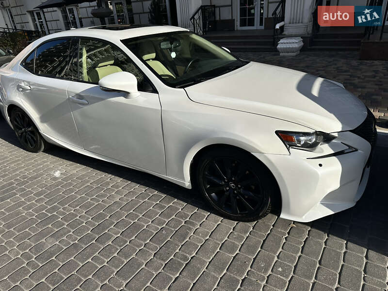 Lexus IS 2014