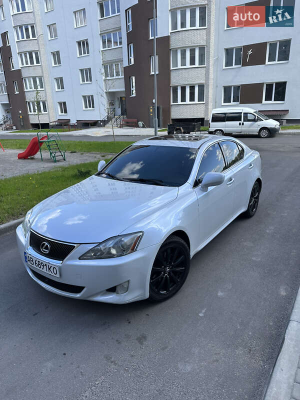 Седан Lexus IS 2006 в 
