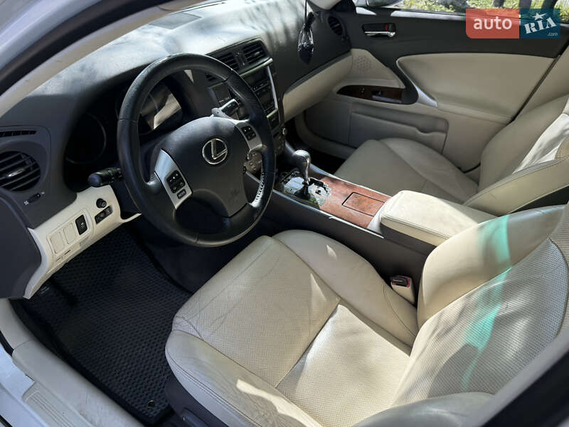 Седан Lexus IS 2011 в Днепре