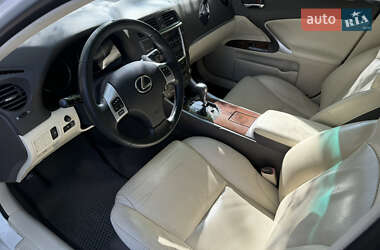 Седан Lexus IS 2011 в 