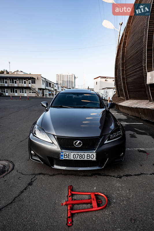 Lexus IS 2012