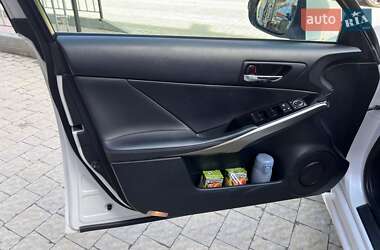 Седан Lexus IS 2013 в 