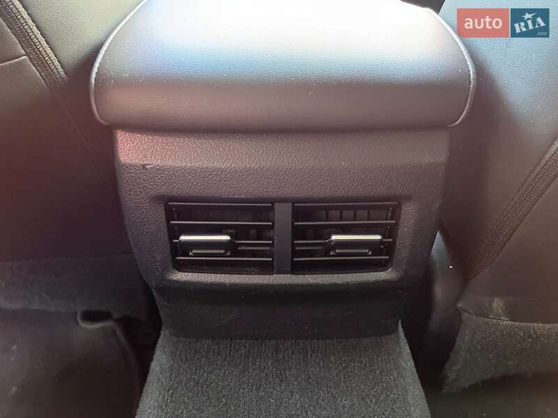 Седан Lexus IS 2013 в Львове