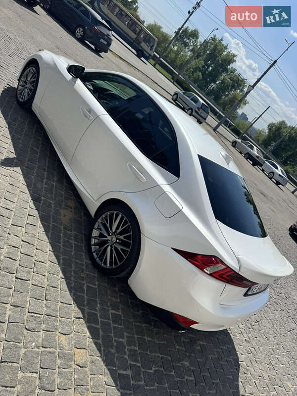 Седан Lexus IS 2016 в Дніпрі
