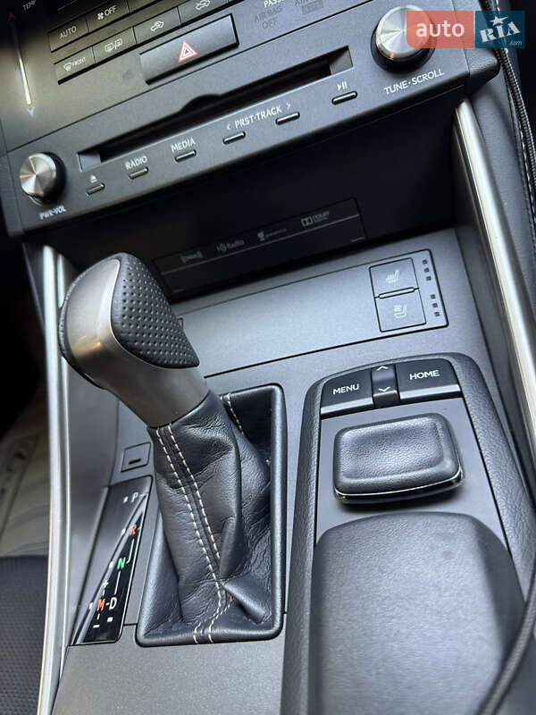 Седан Lexus IS 2016 в Дніпрі