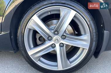 Седан Lexus IS 2017 в 
