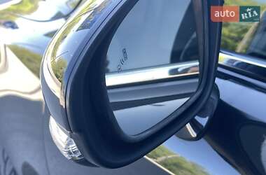Седан Lexus IS 2017 в 