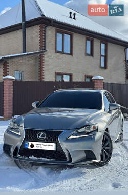 Седан Lexus IS 2015 в 