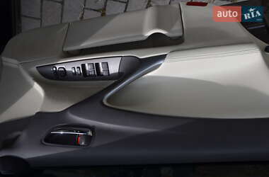 Седан Lexus IS 2010 в 