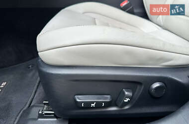 Седан Lexus IS 2013 в 