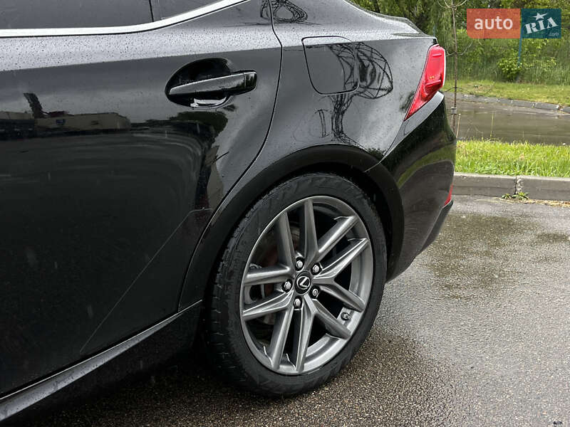 Седан Lexus IS 2014 в Киеве