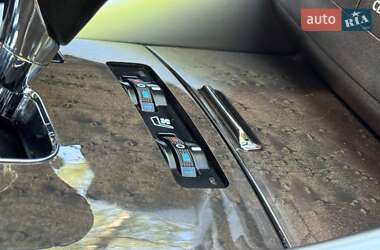 Седан Lexus IS 2012 в 