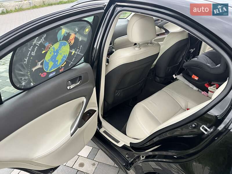 Седан Lexus IS 2011 в Хмельницком