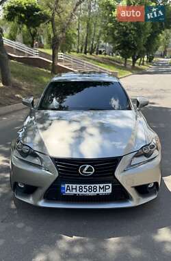 Седан Lexus IS 2015 в Краматорске