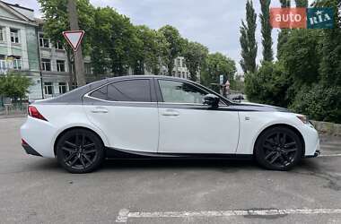 Седан Lexus IS 2016 в 