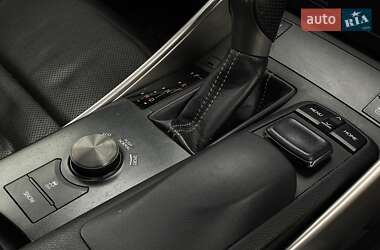 Седан Lexus IS 2016 в 
