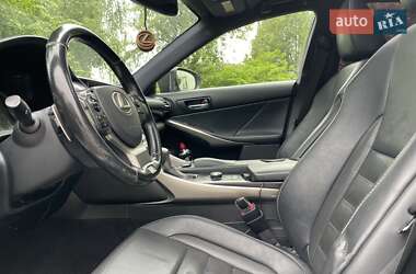 Седан Lexus IS 2016 в 