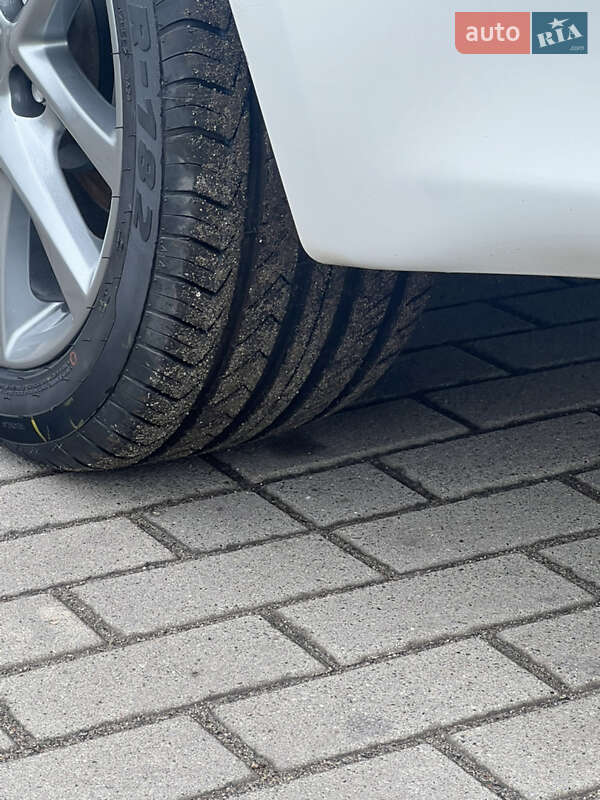 Седан Lexus IS 2012 в Дубно