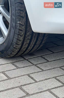 Седан Lexus IS 2012 в 