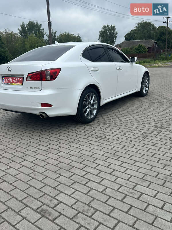 Седан Lexus IS 2012 в Дубно