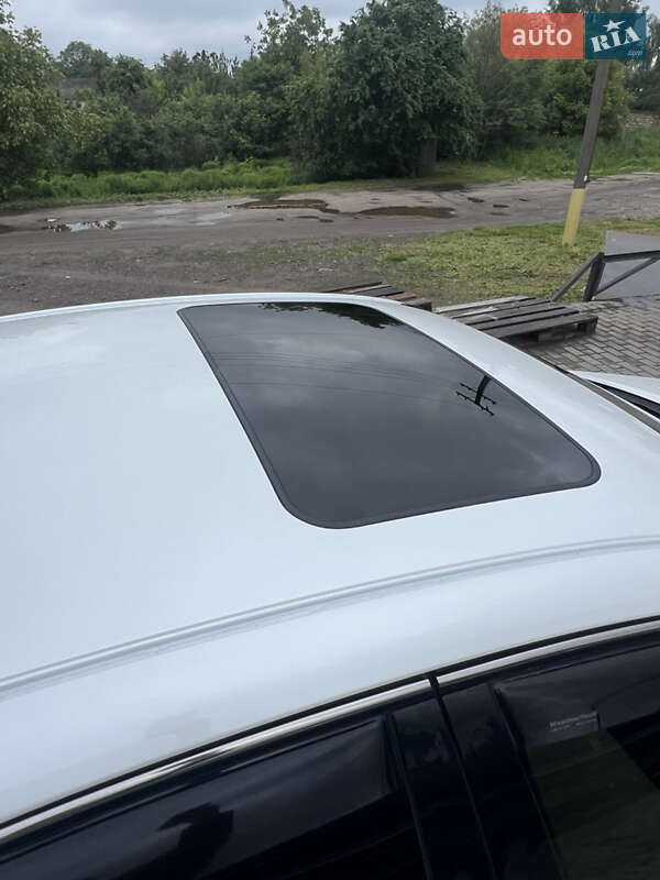 Седан Lexus IS 2012 в Дубно