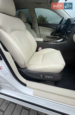 Седан Lexus IS 2012 в 