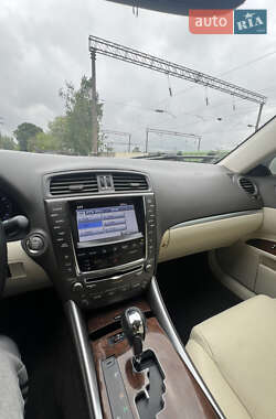 Седан Lexus IS 2012 в 