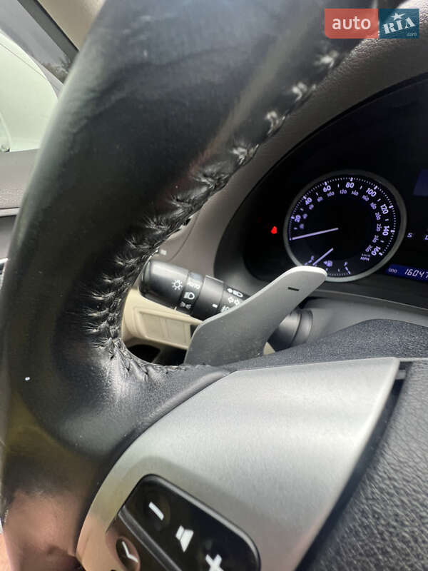 Седан Lexus IS 2012 в Дубно