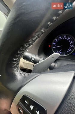 Седан Lexus IS 2012 в 