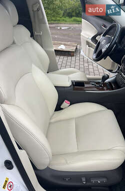 Седан Lexus IS 2012 в 
