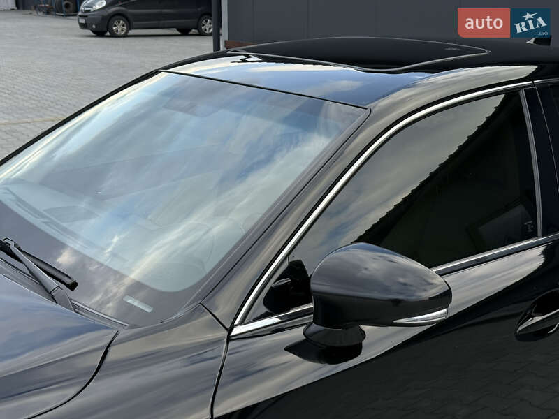 Седан Lexus IS 2014 в Тернополе