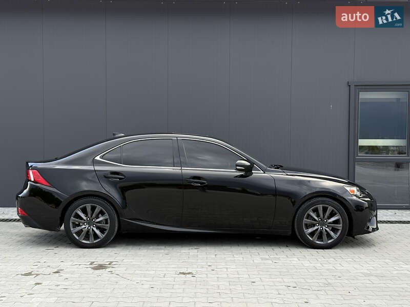 Седан Lexus IS 2014 в Тернополе
