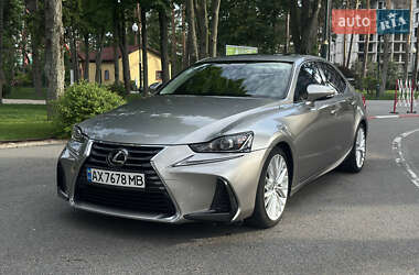 Lexus IS 2017