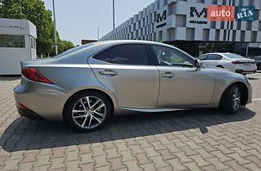 Седан Lexus IS 2017 в 
