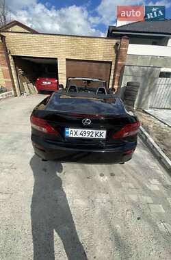 Кабриолет Lexus IS 2012 в 