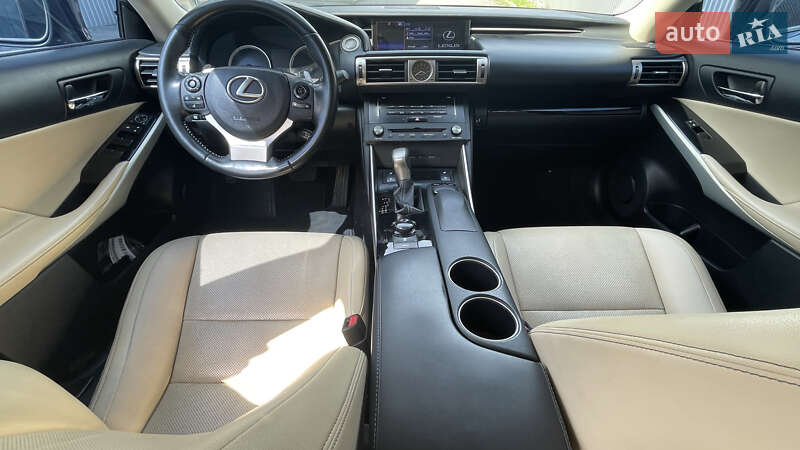 Седан Lexus IS 2014 в Хмельницком