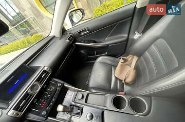 Седан Lexus IS 2013 в 