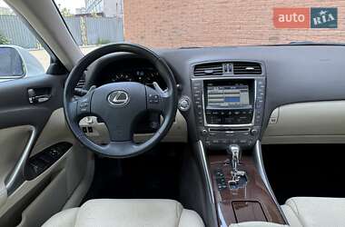 Седан Lexus IS 2010 в 
