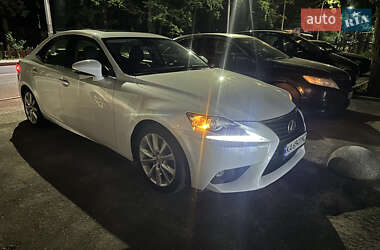 Седан Lexus IS 2015 в 