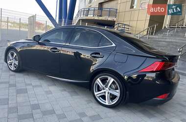 Седан Lexus IS 2017 в 