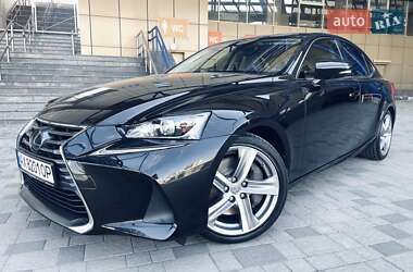Седан Lexus IS 2017 в 