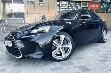 Седан Lexus IS 2017 в 