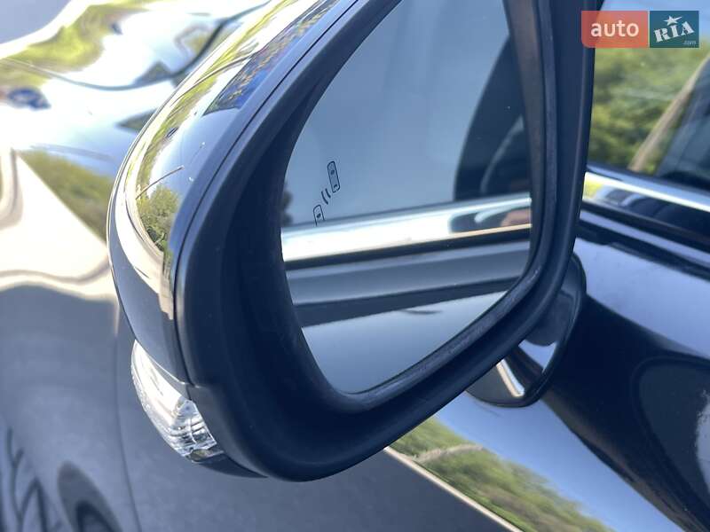 Седан Lexus IS 2017 в Києві